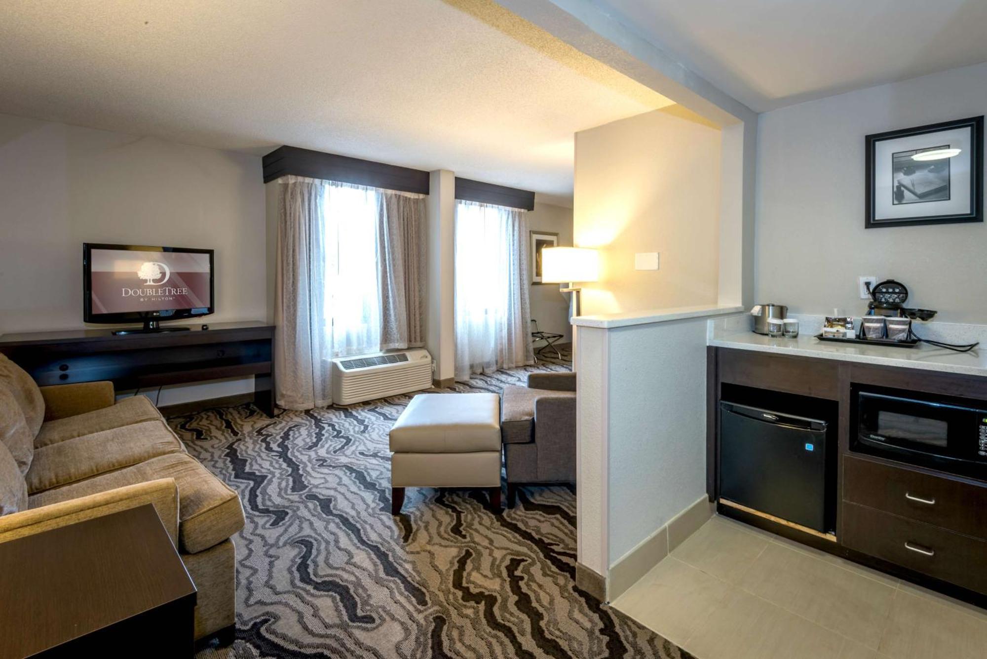 Doubletree By Hilton Montgomery Downtown Dış mekan fotoğraf